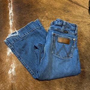 Wrangler Classic Blue Jeans with Leather Patch